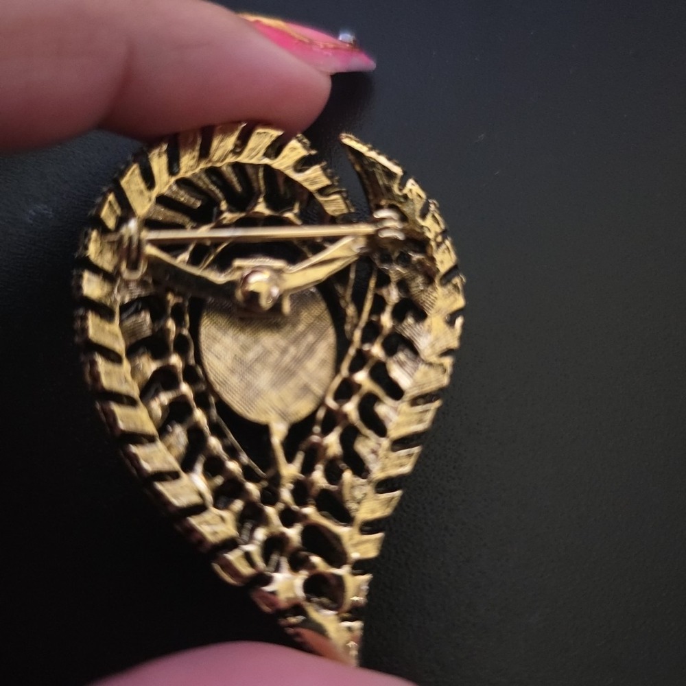 Vintage Purple Teardrop‎ Oval  Elegant Gold Tone Petal Brooch Pin - Picture 7 of 9
